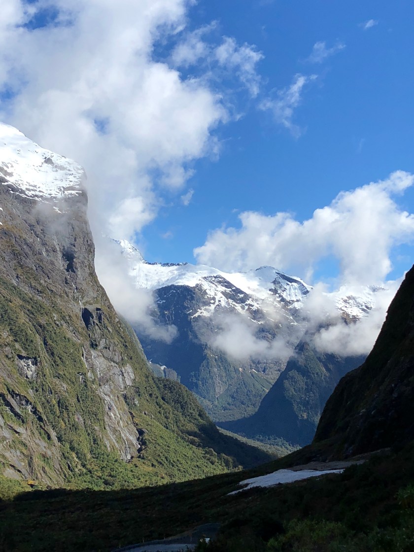 NZ, mountain peaks w snow